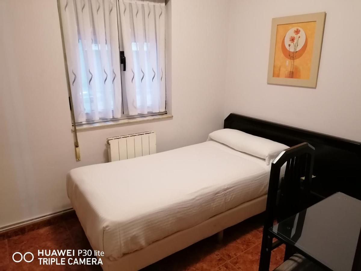 Pensión Serafín Aviles Bagian luar foto