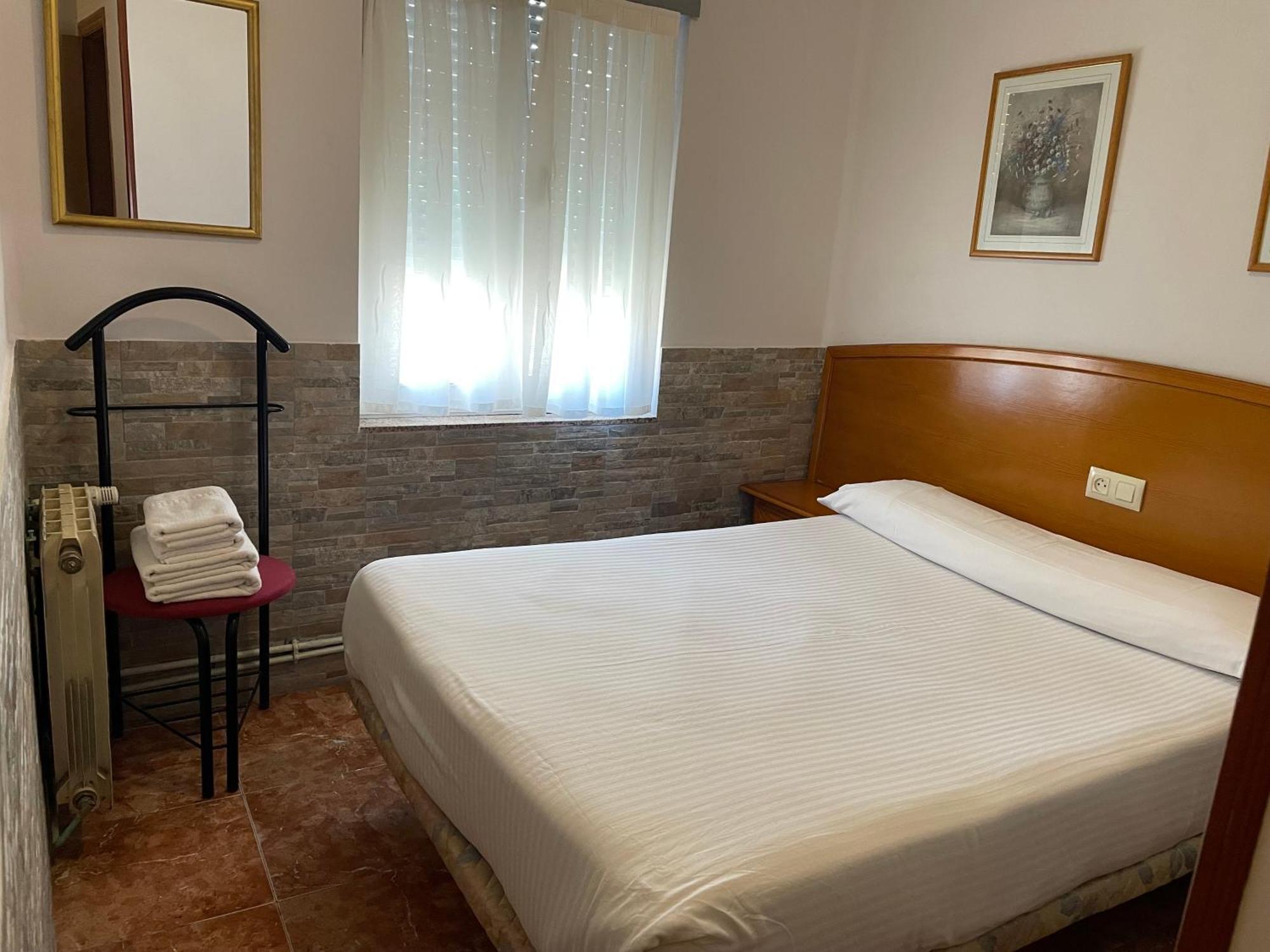 Pensión Serafín Aviles Bagian luar foto